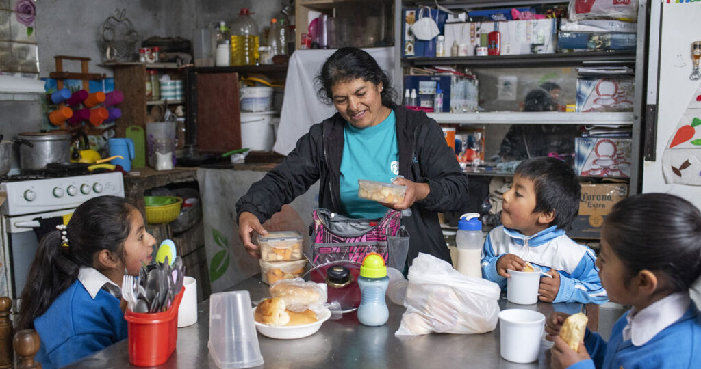 Mantener a las Madres y a los Niños Nutridos